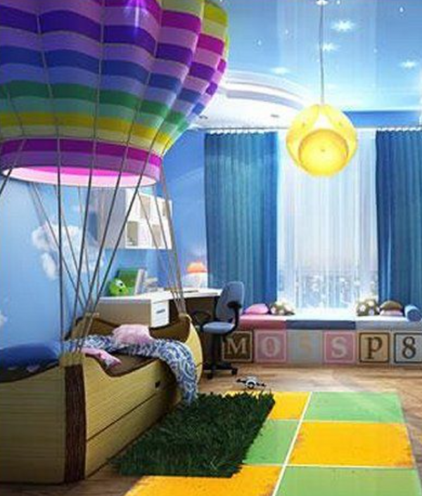 Kamar dengan desain balon udara dan awan untuk menciptakan suasana penerbangan